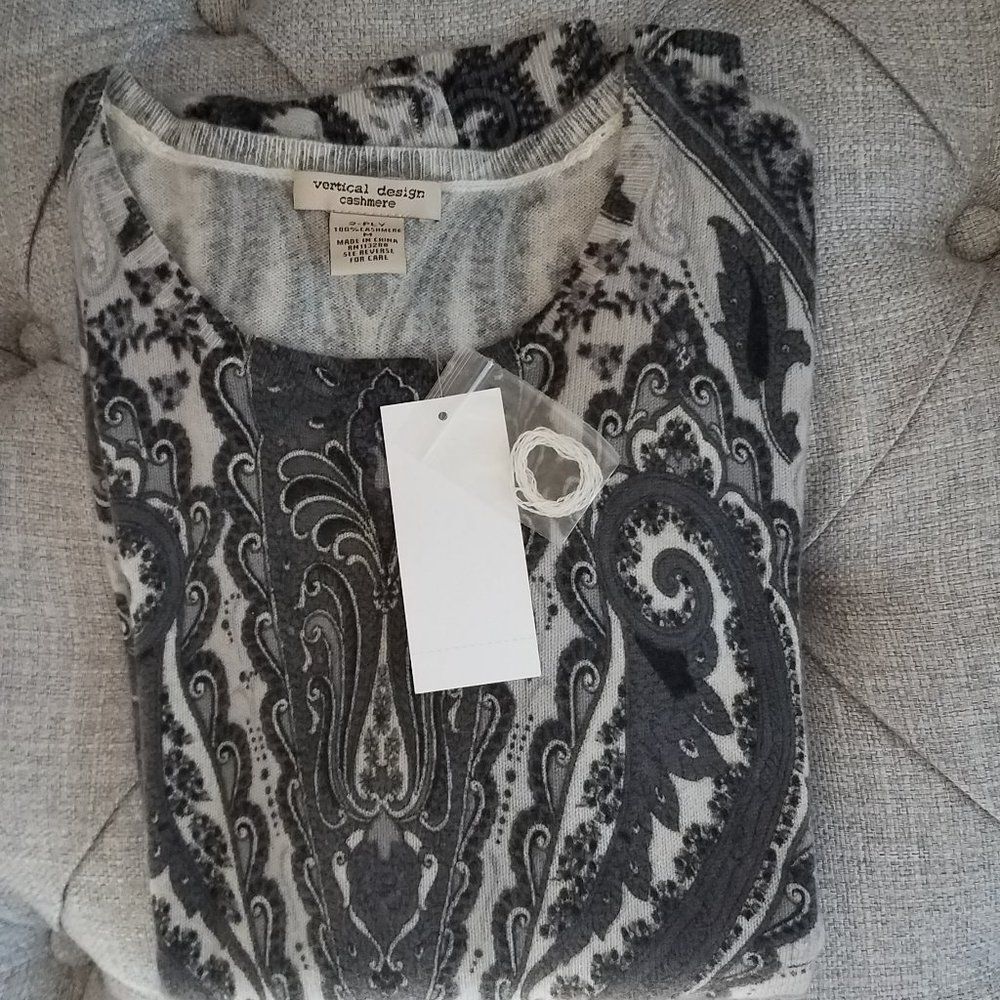 Vertical Design 2-Ply 100% Cashmere sweater